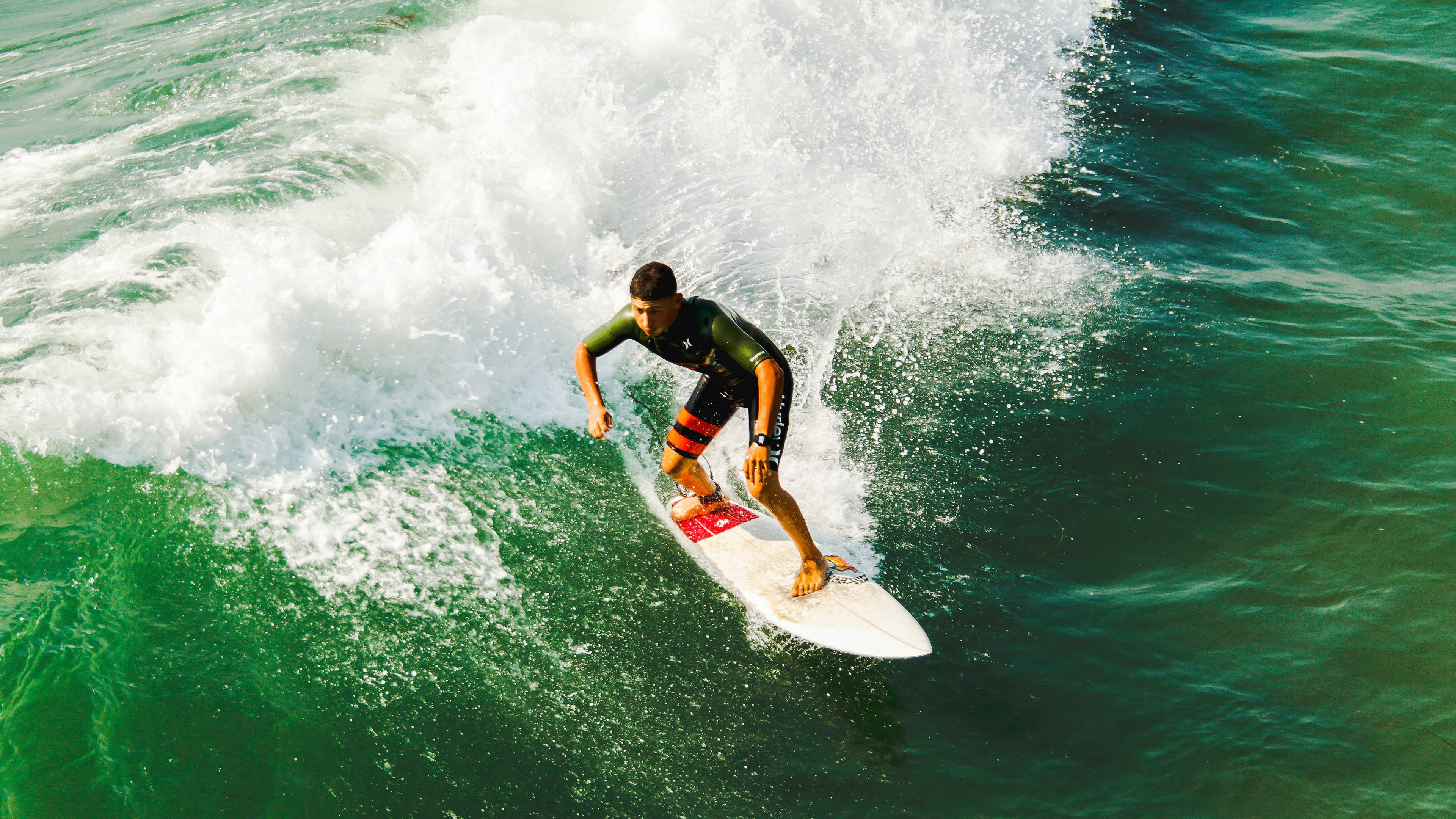 开云体育在线-神话对决！莫兰特逆天改命压哨绝杀，公牛铁血加时险胜新疆天山雄鹰